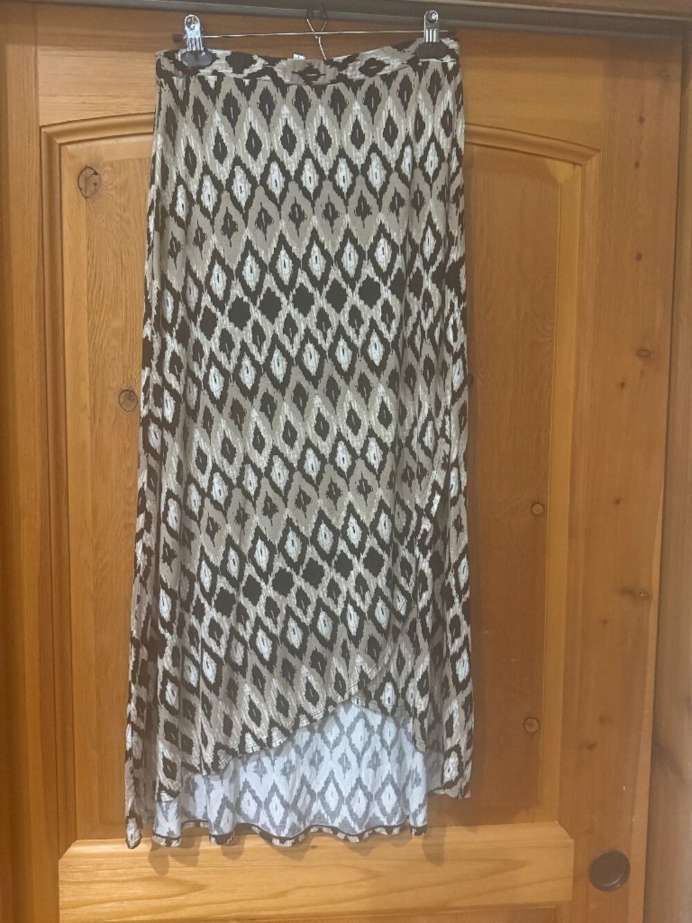 MAX STUDIO MIDI LENGTH SKIRT. Size Small